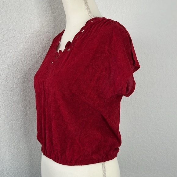 Elegant Red Women's Top - Picture 3 of 7